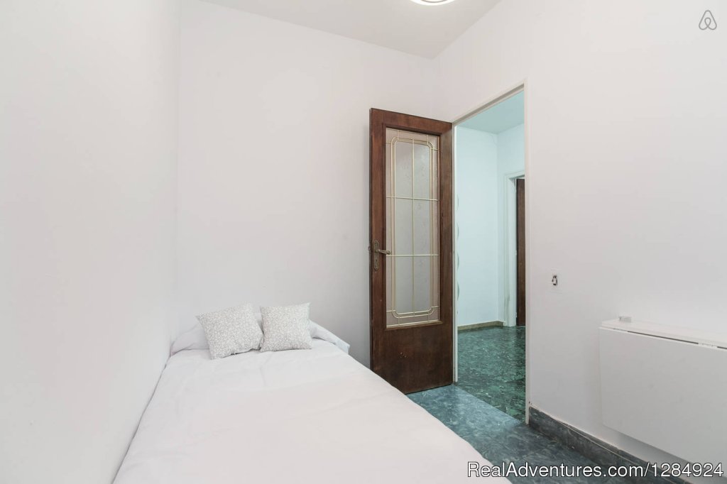 Singleroom | Vacations Rooms Getaways Lowcost Weekend Barcelona | Image #4/19 | 