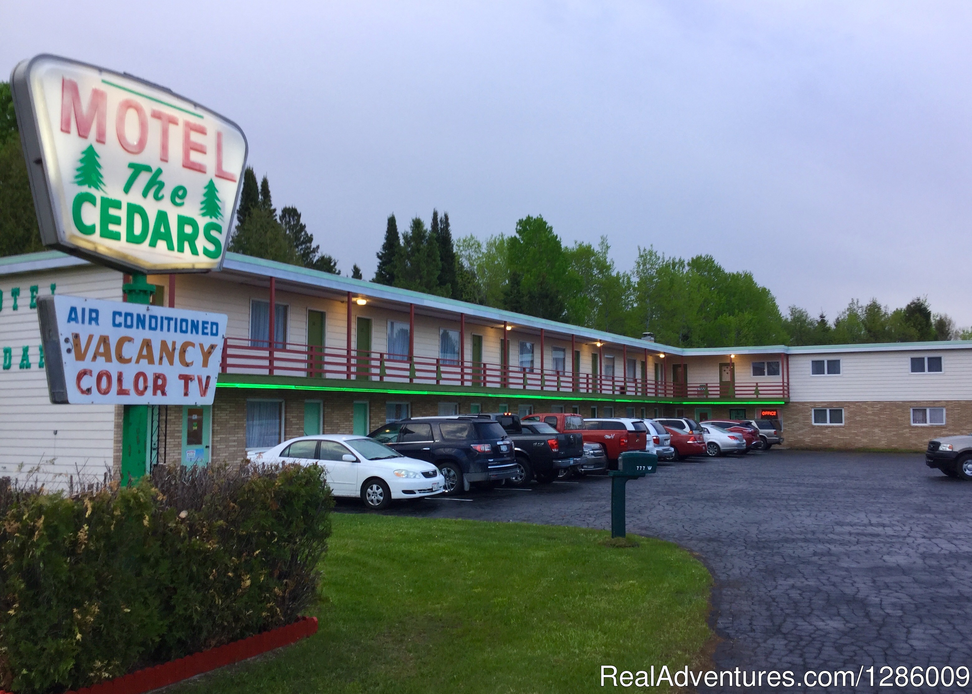 Cedars Motel, Ironwood, Michigan Hotels & Resorts RealAdventures