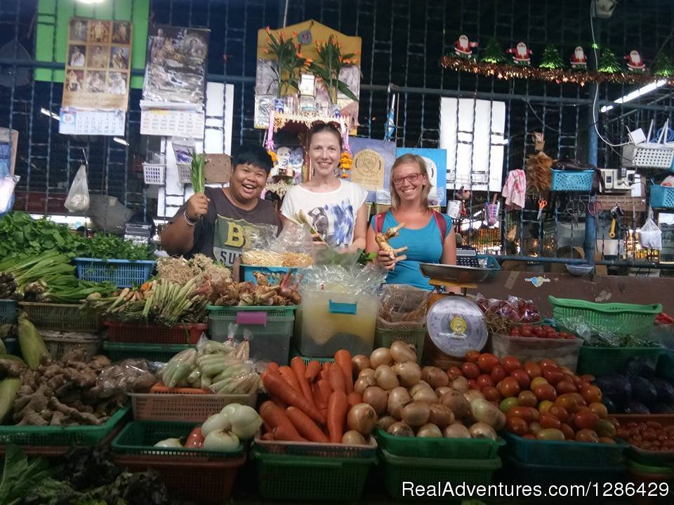 Market tour, PennThai Thai cooking class in Phitsanulok | Thai Cooking Class In Phitsanulok | Image #3/14 | 