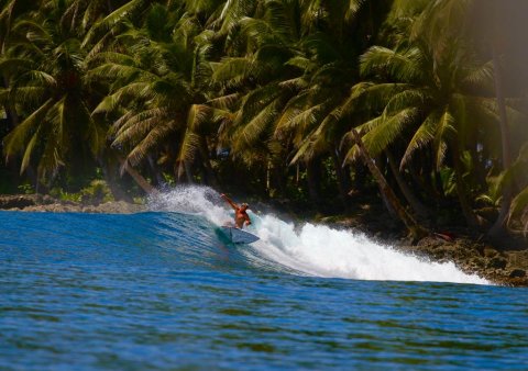 Mentawai Surfing Barrels