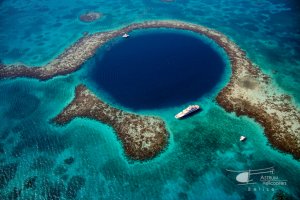 Blue Hole & Turneffe Islands: Helicopter Tour