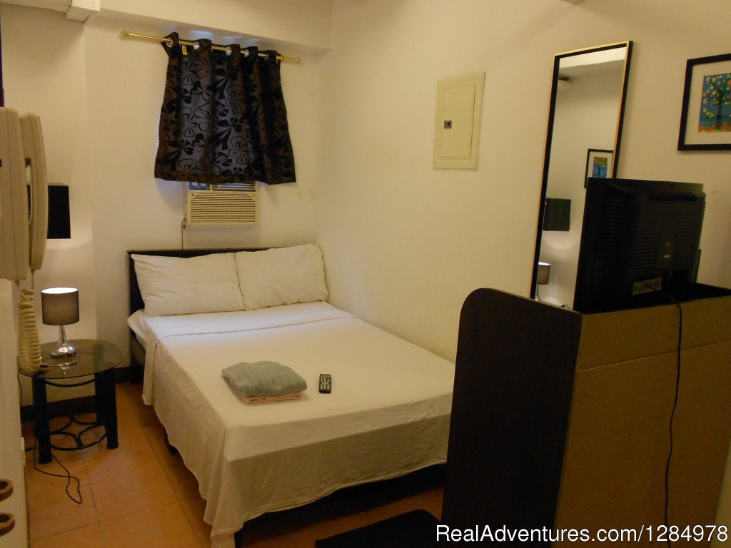 Cheap Manila Hotel Daily Makati Apartment for RENT Santa Cruz